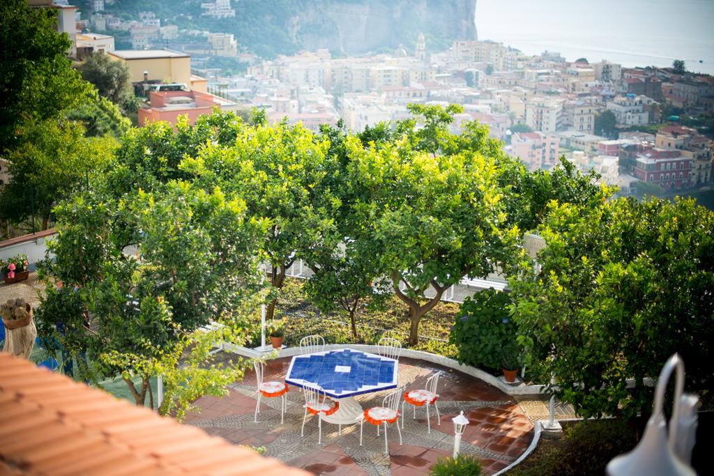 Garden On The Sea Bed and Breakfast Vico Equense Eksteriør billede