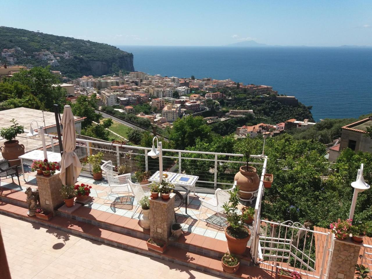 Garden On The Sea Bed and Breakfast Vico Equense Eksteriør billede