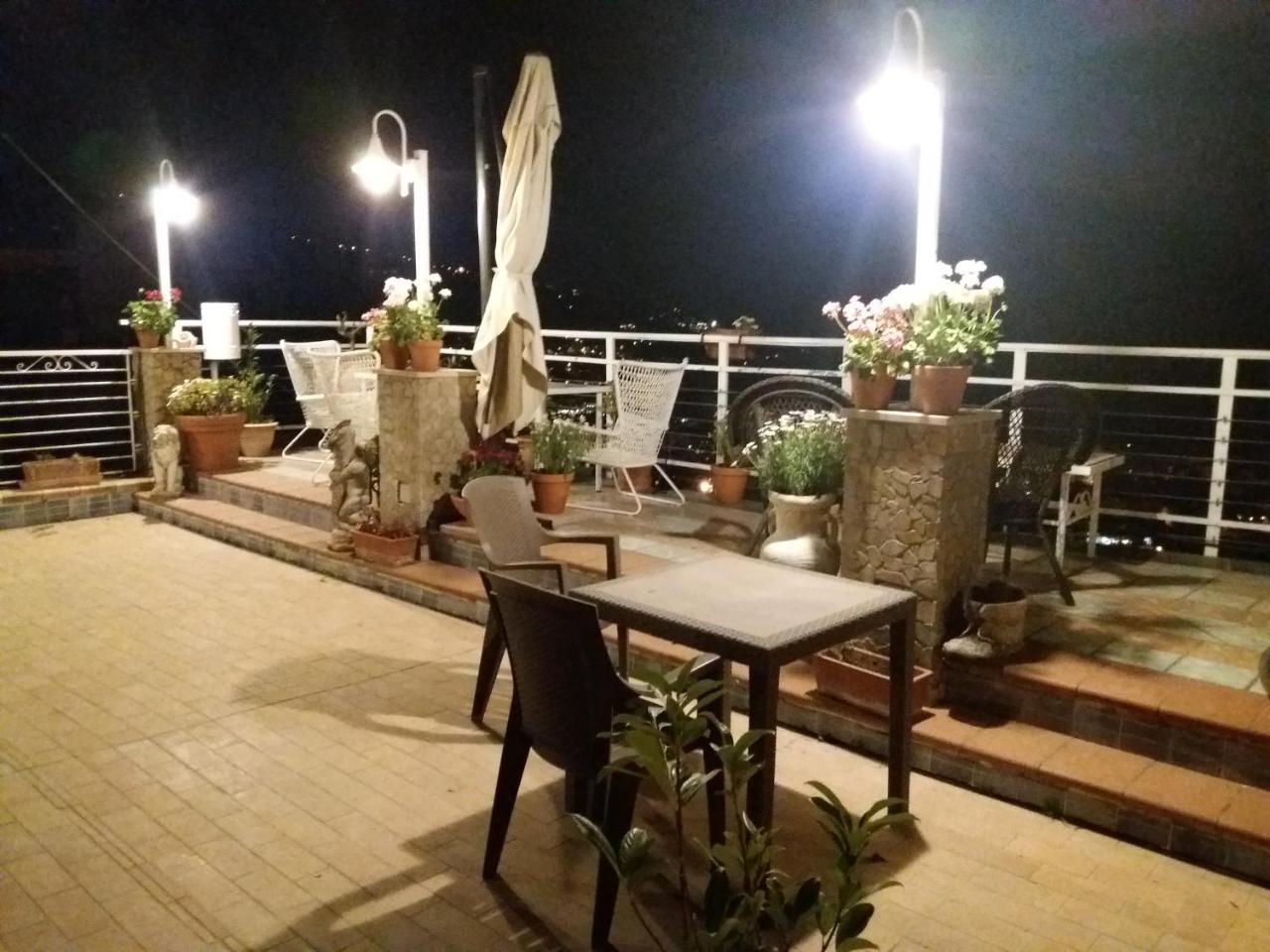 Garden On The Sea Bed and Breakfast Vico Equense Eksteriør billede